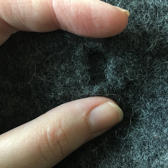 Vintage-Looking Shetland Wool Cardigan - Picture 7 of 8